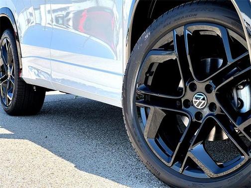 2025 Volkswagen Tiguan 2.0T SE R-Line Black