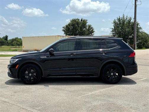 2024 Volkswagen Tiguan 2.0T SE R-Line Black