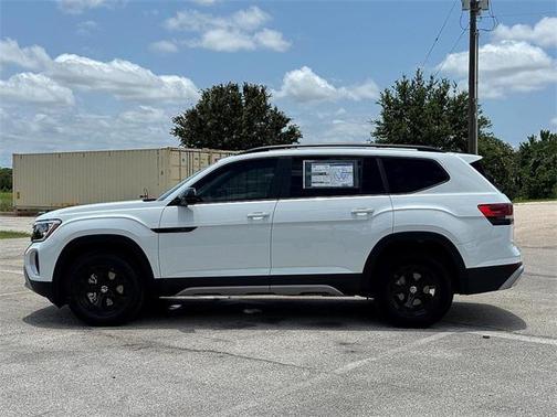 2025 Volkswagen Atlas 2.0T Peak Edition