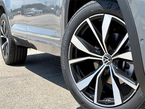 2025 Volkswagen Atlas Cross Sport 2.0T SEL Premium