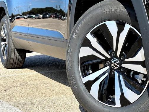 2026 Volkswagen Atlas Cross Sport 2.0T SE