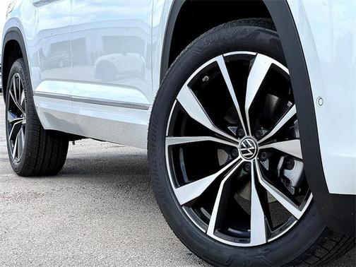 2025 Volkswagen Atlas 2.0T SEL Premium R-Line 4MOTION