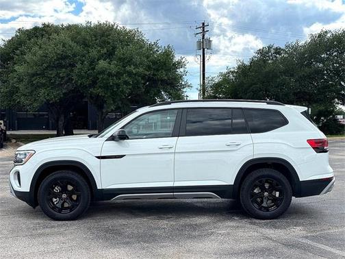 2025 Volkswagen Atlas 2.0T Peak Edition