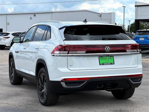 2025 Volkswagen Atlas Cross Sport 2.0T SE w/Technology