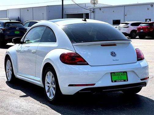 2018 Volkswagen Beetle 2.0T SE
