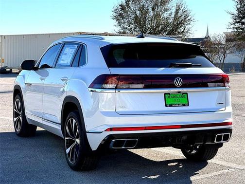 2026 Volkswagen Atlas Cross Sport 2.0T SEL Premium