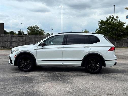 2022 Volkswagen Tiguan 2.0T SE R-Line Black 4MOTION