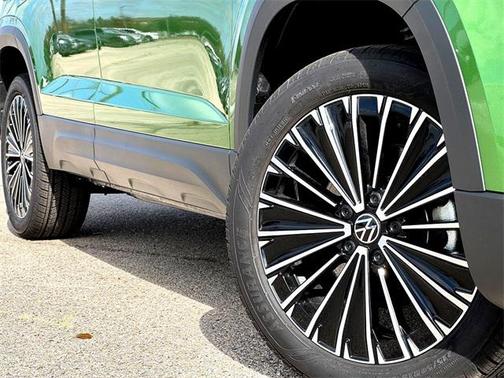 2026 Volkswagen Taos SE