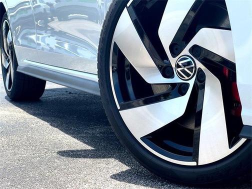 2025 Volkswagen Golf GTI 2.0T S DSG