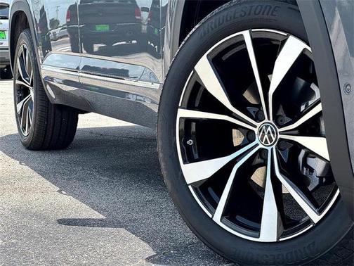 2025 Volkswagen Atlas 2.0T SEL Premium R-Line 4MOTION