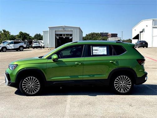 2025 Volkswagen Taos 1.5T SE