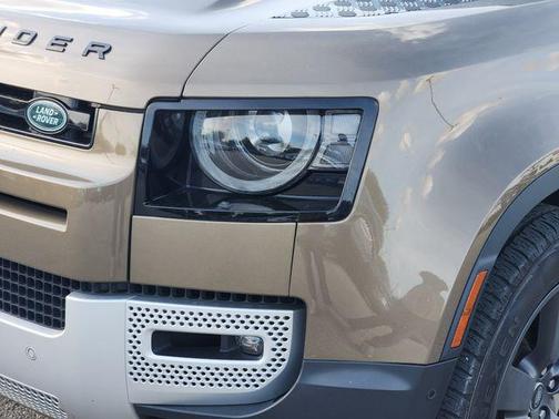 2020 Land Rover Defender 110 SE