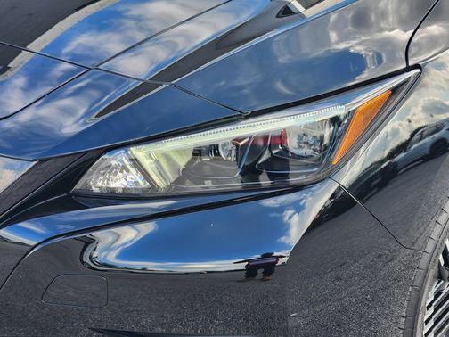 Super Black 2025 Nissan Leaf SV PLUS