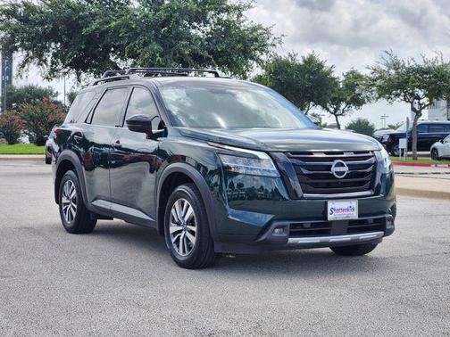 2024 Nissan Pathfinder SL FWD