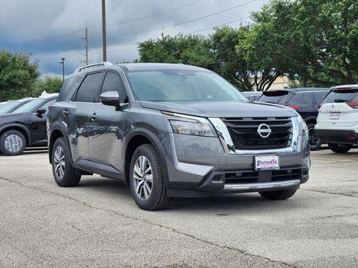 2025 Nissan Pathfinder SL FWD