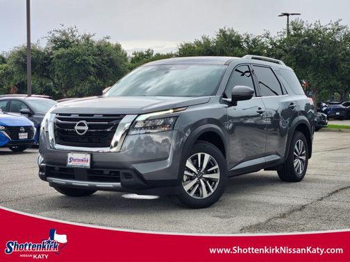 2025 Nissan Pathfinder SL FWD