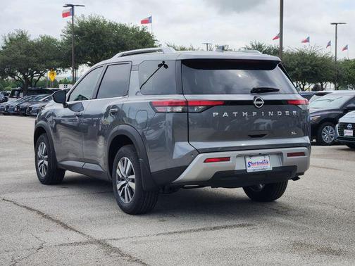 2025 Nissan Pathfinder SL FWD