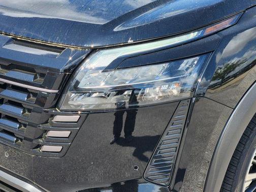 Super Black 2026 Nissan Pathfinder Platinum