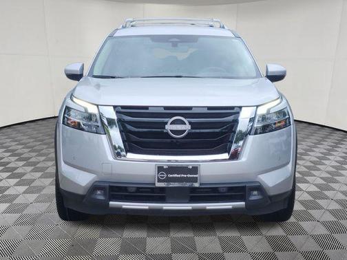 Brilliant Silver Metallic 2023 Nissan Pathfinder SL FWD