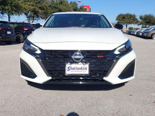 2025 Nissan Altima SR FWD