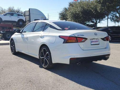 2025 Nissan Altima SR FWD