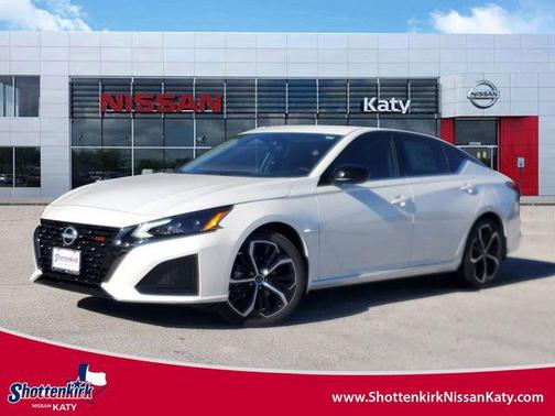 2025 Nissan Altima SR FWD