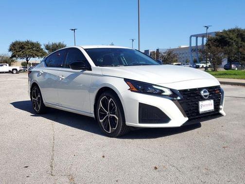 2025 Nissan Altima SR FWD