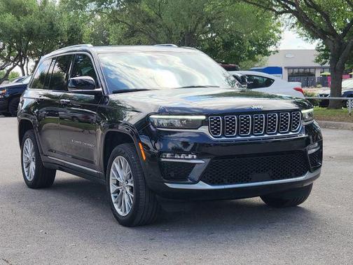 2023 Jeep Grand Cherokee Summit
