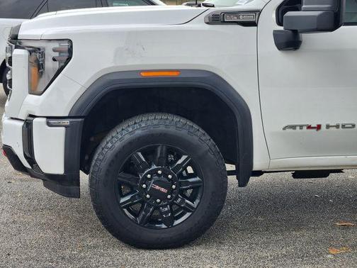 2025 GMC Sierra 2500 AT4