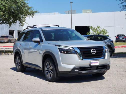 2025 Nissan Pathfinder SV FWD