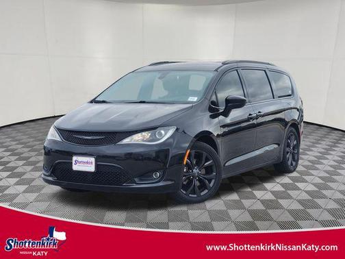 2020 Chrysler Pacifica Touring L