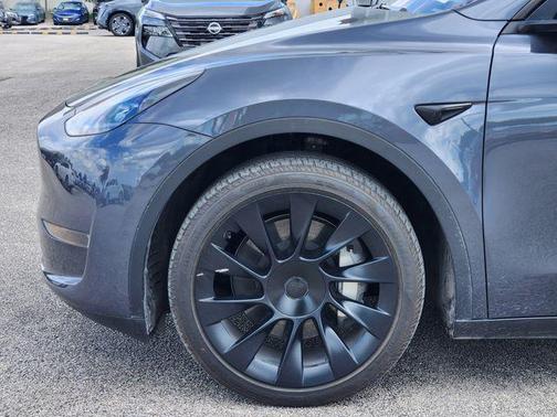 2024 Tesla Model Y Long Range Dual Motor All-Wheel Drive