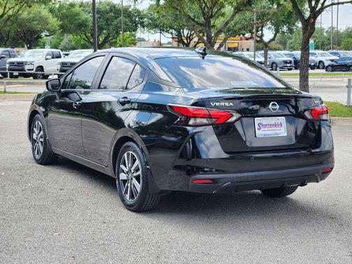 2021 Nissan Versa 1.6 SV