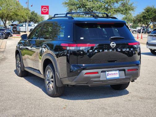 2025 Nissan Pathfinder SV FWD