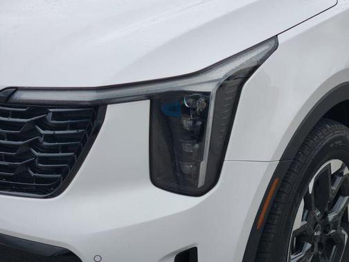 Glacial White Pearl 2025 Kia Sorento S
