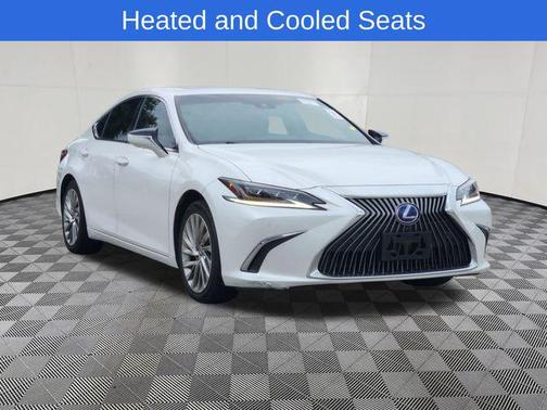 Eminent White Pearl 2020 Lexus ES 300h Ultra Luxury