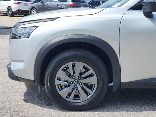 Brilliant Silver Metallic 2025 Nissan Pathfinder S FWD