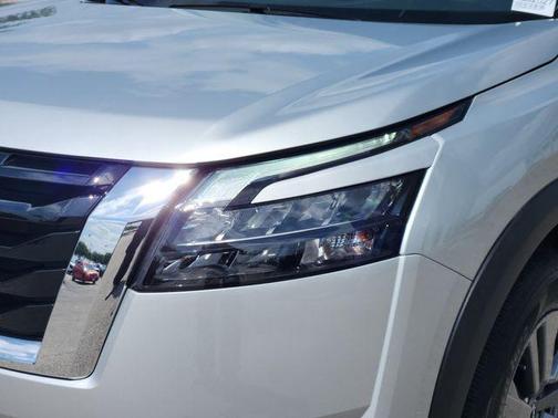 Brilliant Silver Metallic 2025 Nissan Pathfinder S FWD