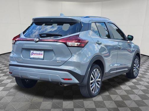 Boulder Gray Pearl 2024 Nissan Kicks SR