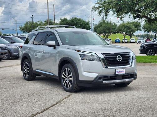 2025 Nissan Pathfinder Platinum FWD
