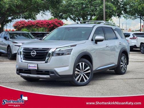 2025 Nissan Pathfinder Platinum FWD