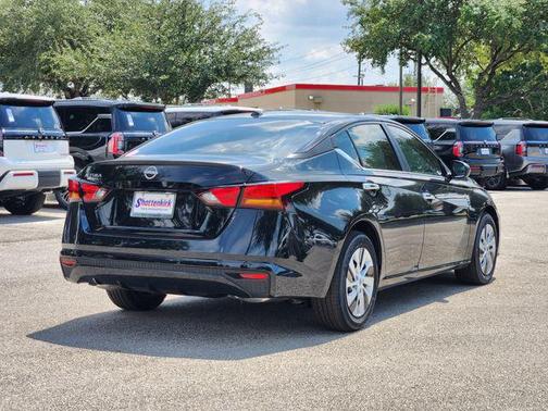 2025 Nissan Altima S FWD