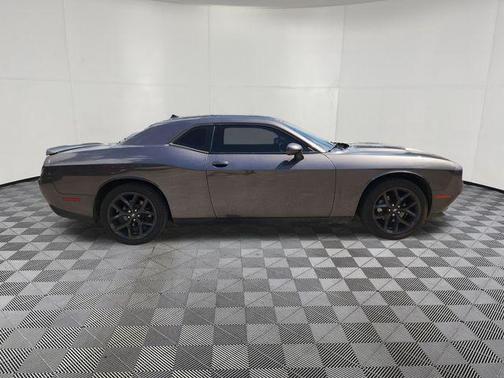 Granite Pearlcoat 2022 Dodge Challenger SXT