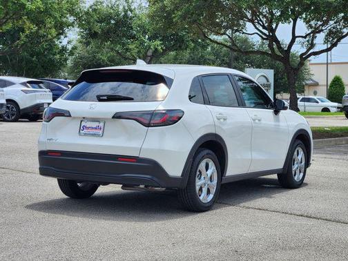 2025 Honda HR-V LX