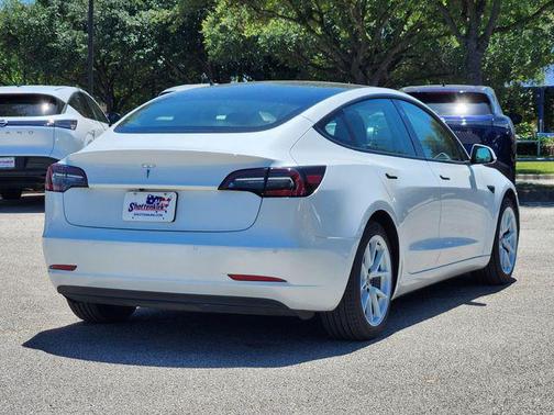2022 Tesla Model 3 Standard Range