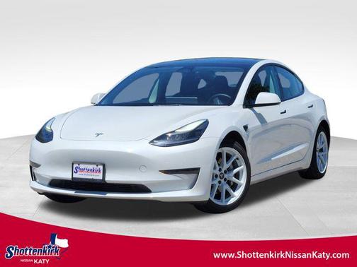 2022 Tesla Model 3 Standard Range