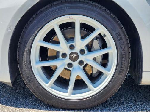 2022 Tesla Model 3 Standard Range