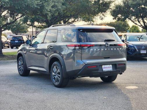 2025 Nissan Pathfinder SV FWD