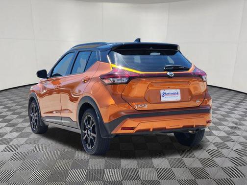 Monarch Orange Metallic/Super Black 2024 Nissan Kicks SR