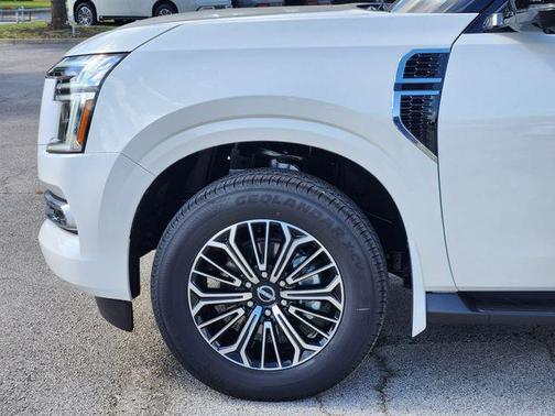 2025 Nissan Armada Platinum 2WD